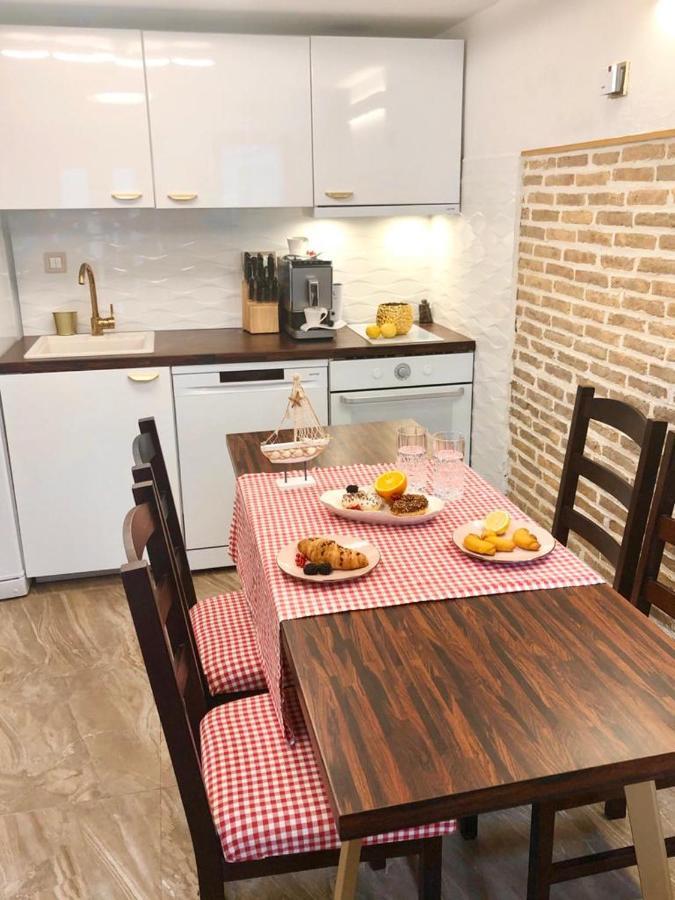 Istrian Stone House In The Heart Of The Beautiful Fishing Village Fazana - Only Few Steps From The Sea And The Wonderful Beach - Incl Plasma-Quad-Plus-Filter Against C O V I D Exterior photo